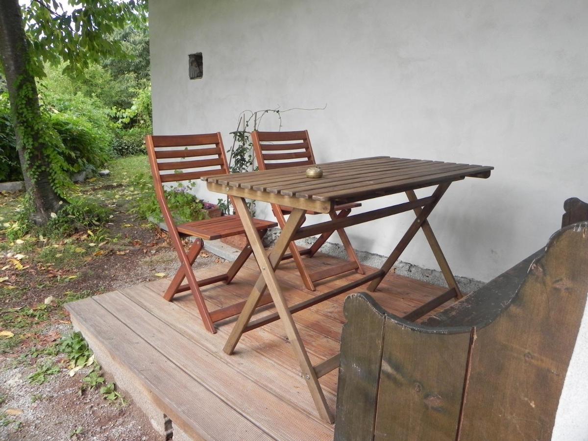 Apartmaji Hedera Komen Exterior foto