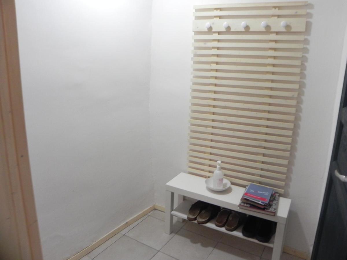 Apartmaji Hedera Komen Exterior foto
